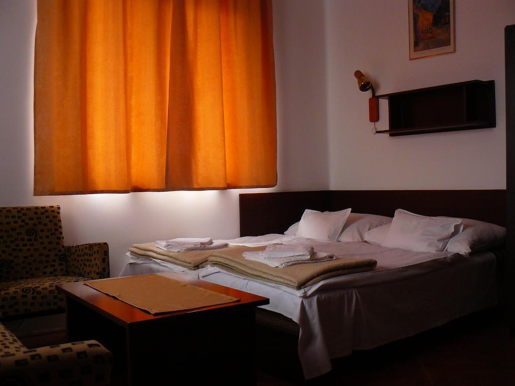Diana Panzio Bed and Breakfast Matrafured Kamer foto